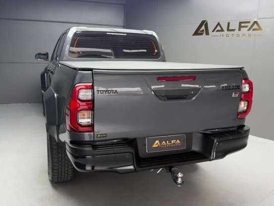 TOYOTA-HILUX-2.8 D-4D TURBO DIESEL CD GR-S 4X4 AUTOMÁTICO TOYOTA-HILUX-2024