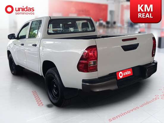 TOYOTA-HILUX-2023