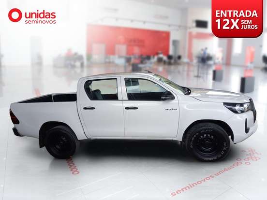 TOYOTA-HILUX-2023