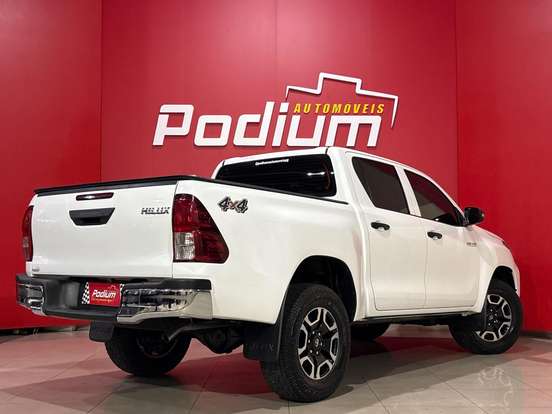 TOYOTA-HILUX-2022