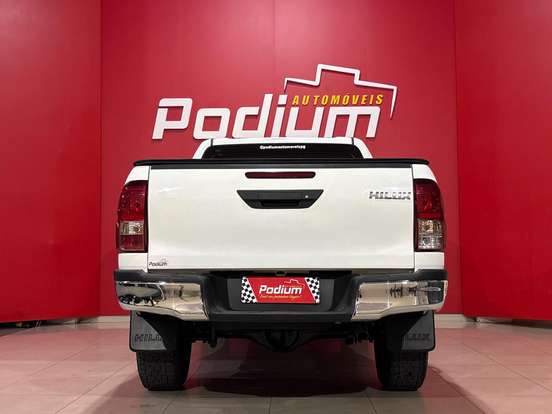 TOYOTA-HILUX-2022