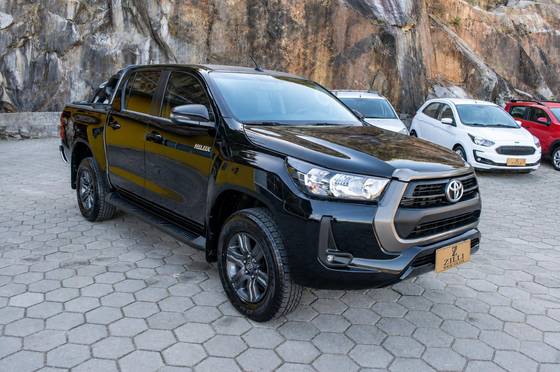 TOYOTA HILUX 2.8 D-4D TURBO DIESEL CD SR 4X4 AUTOMÁTICO