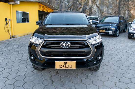 TOYOTA-HILUX-2024