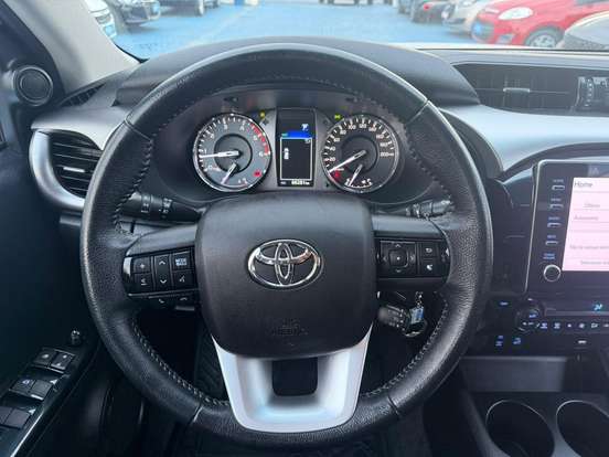 TOYOTA-HILUX-2.8 D-4D TURBO DIESEL CD SR 4X4 AUTOMÁTICO TOYOTA-HILUX-2022