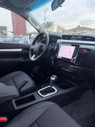 TOYOTA-HILUX-2022