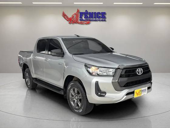 TOYOTA HILUX 2.8 D-4D TURBO DIESEL CD SR 4X4 AUTOMÁTICO