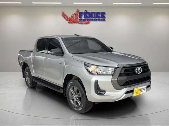 TOYOTA-HILUX-2.8 D-4D TURBO DIESEL CD SR 4X4 AUTOMÁTICO TOYOTA-HILUX-2022