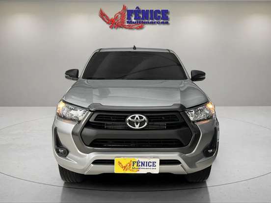 TOYOTA-HILUX-2.8 D-4D TURBO DIESEL CD SR 4X4 AUTOMÁTICO TOYOTA-HILUX-2022