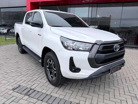 TOYOTA-HILUX-2.8 D-4D TURBO DIESEL CD SR 4X4 AUTOMÁTICO TOYOTA-HILUX-2024