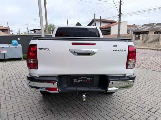 TOYOTA-HILUX-2.8 D-4D TURBO DIESEL CD SR 4X4 AUTOMÁTICO TOYOTA-HILUX-2024