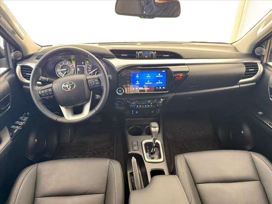 TOYOTA-HILUX-2024
