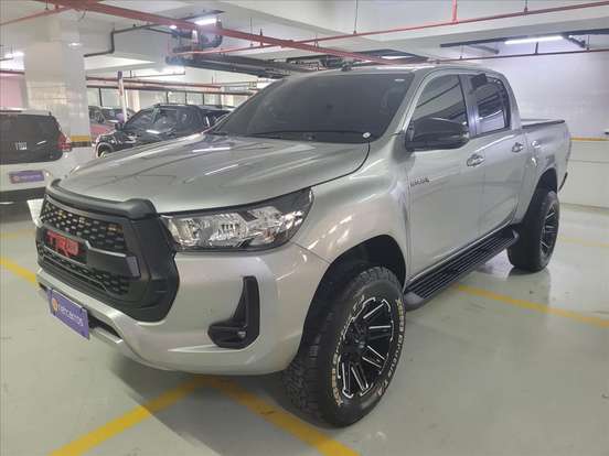 TOYOTA-HILUX-2.8 D-4D TURBO DIESEL CD SRV 4X4 AUTOMÁTICO TOYOTA-HILUX-2023