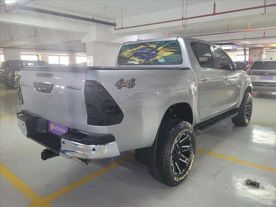 TOYOTA-HILUX-2.8 D-4D TURBO DIESEL CD SRV 4X4 AUTOMÁTICO TOYOTA-HILUX-2023
