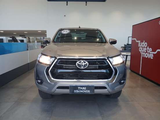 TOYOTA-HILUX-2022