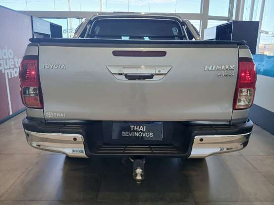TOYOTA-HILUX-2022