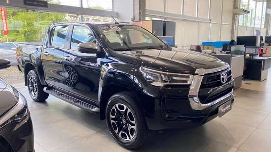TOYOTA-HILUX-2024