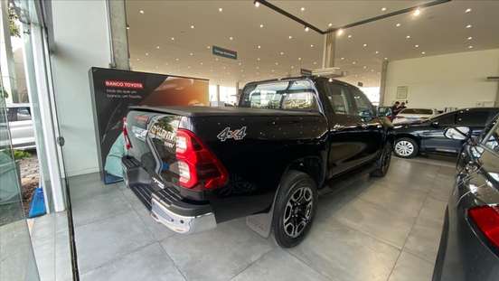 TOYOTA-HILUX-2024