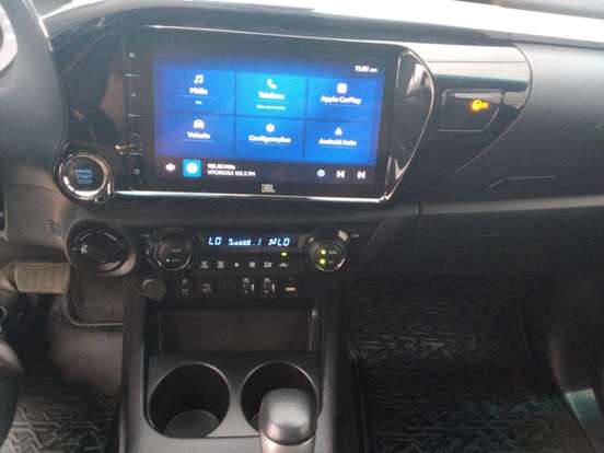 TOYOTA-HILUX-2023