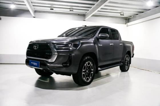 TOYOTA HILUX 2.8 D-4D TURBO DIESEL CD SRX 4X4 AUTOMÁTICO