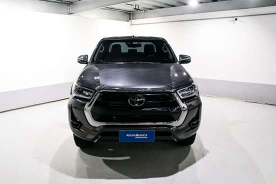 TOYOTA-HILUX-2023