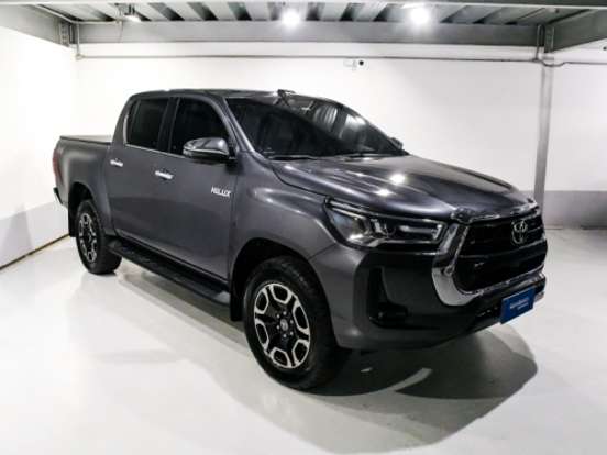 TOYOTA-HILUX-2.8 D-4D TURBO DIESEL CD SRX 4X4 AUTOMÁTICO TOYOTA-HILUX-2023