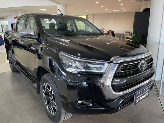TOYOTA HILUX 2.8 D-4D TURBO DIESEL CD SRX 4X4 AUTOMÁTICO