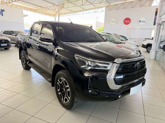 TOYOTA-HILUX-2021