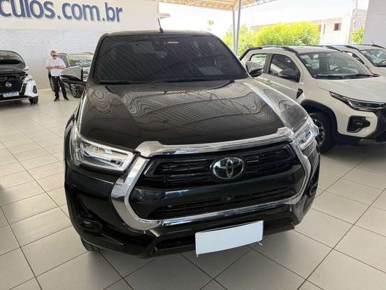 TOYOTA-HILUX-2021