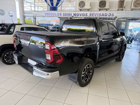 TOYOTA-HILUX-2021