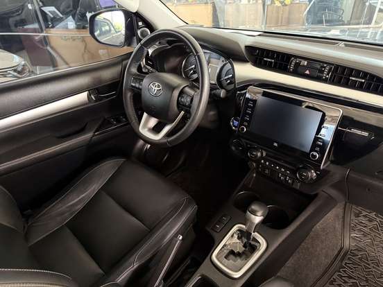 TOYOTA-HILUX-2.8 D-4D TURBO DIESEL CD SRX 4X4 AUTOMÁTICO TOYOTA-HILUX-2021