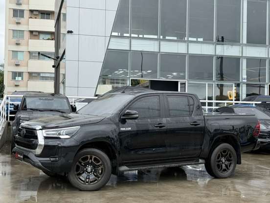 TOYOTA-HILUX-2021
