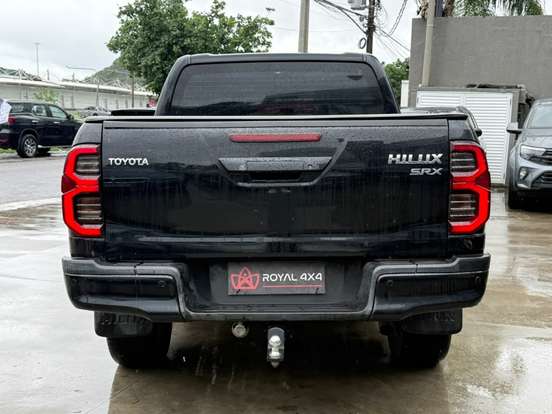 TOYOTA-HILUX-2.8 D-4D TURBO DIESEL CD SRX 4X4 AUTOMÁTICO TOYOTA-HILUX-2021