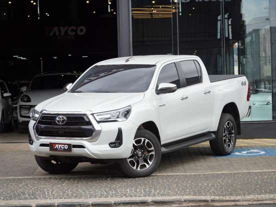 TOYOTA-HILUX-2.8 D-4D TURBO DIESEL CD SRX 4X4 AUTOMÁTICO TOYOTA-HILUX-2026