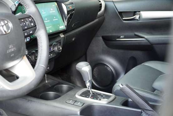 TOYOTA-HILUX-2.8 D-4D TURBO DIESEL CD SRX 4X4 AUTOMÁTICO TOYOTA-HILUX-2026