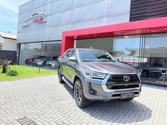 TOYOTA-HILUX-2023