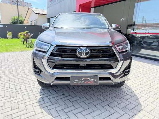 TOYOTA-HILUX-2023
