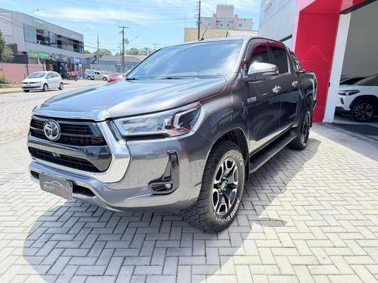 TOYOTA-HILUX-2.8 D-4D TURBO DIESEL CD SRX 4X4 AUTOMÁTICO TOYOTA-HILUX-2023