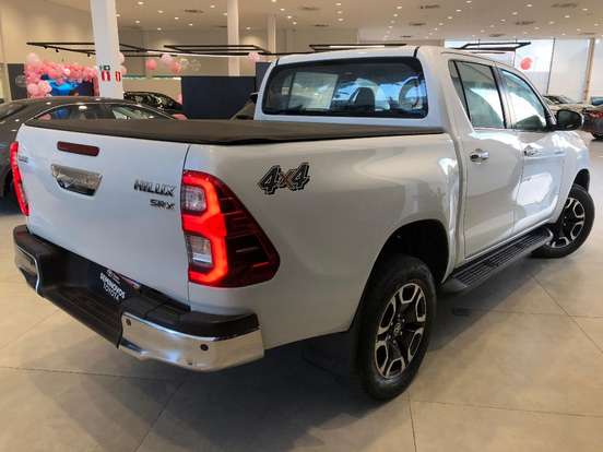 TOYOTA-HILUX-2025