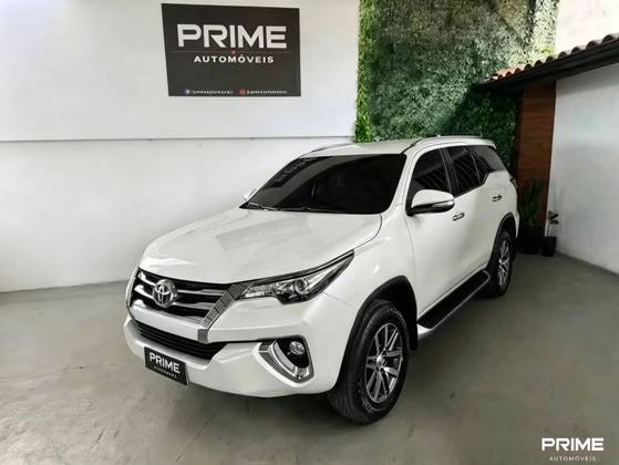 TOYOTA HILUX 2.8 SRX 4X4 CD 16V DIESEL 4P AUTOMÁTICO