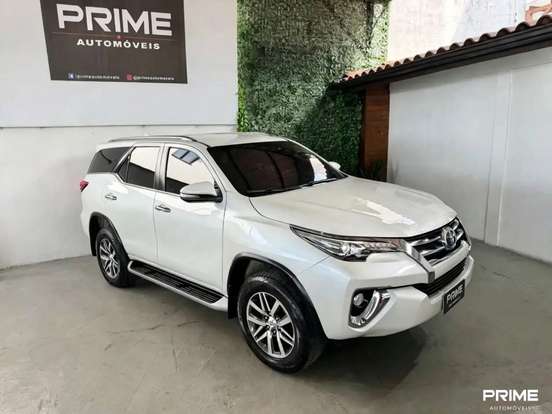 TOYOTA-HILUX-2.8 SRX 4X4 CD 16V DIESEL 4P AUTOMÁTICO TOYOTA-HILUX-2016