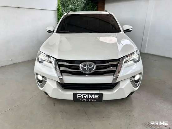 TOYOTA-HILUX-2016