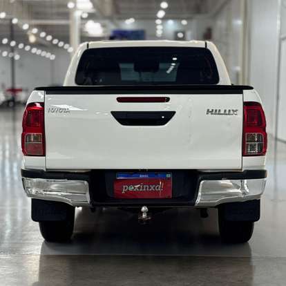 TOYOTA-HILUX-2019