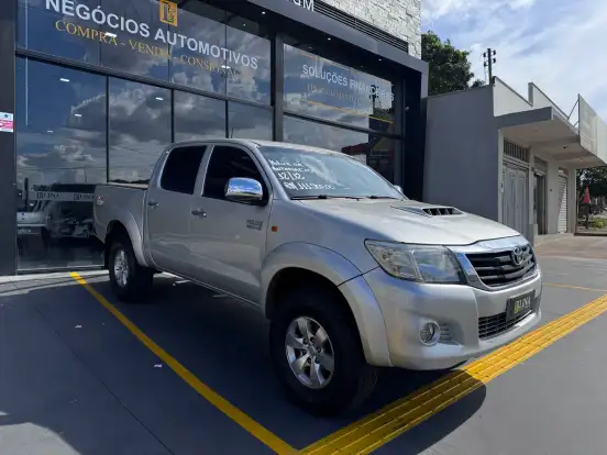 TOYOTA-HILUX-3.0 SR 4X4 CD 16V TURBO INTERCOOLER DIESEL 4P AUTOMÁTICO TOYOTA-HILUX-2012
