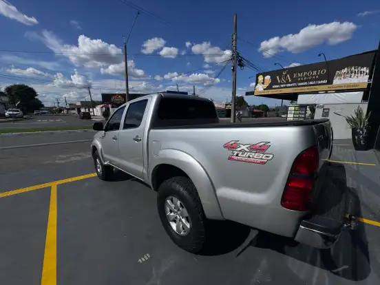 TOYOTA-HILUX-2012