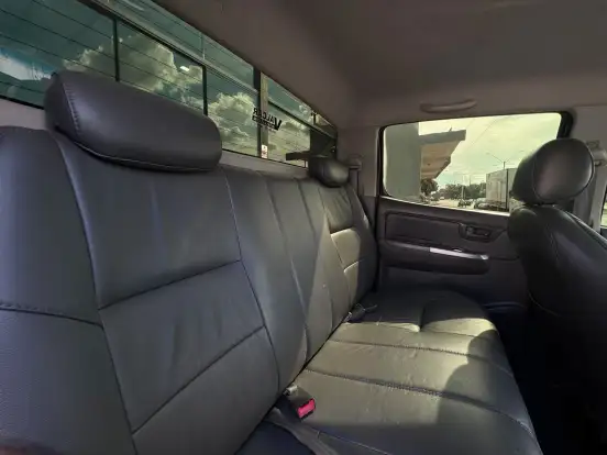 TOYOTA-HILUX-2012