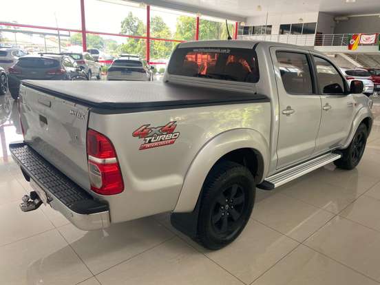 TOYOTA-HILUX-2014