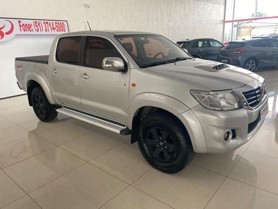 TOYOTA-HILUX-2014