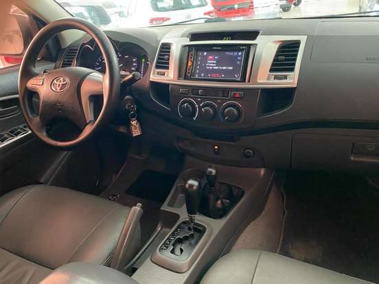 TOYOTA-HILUX-2014