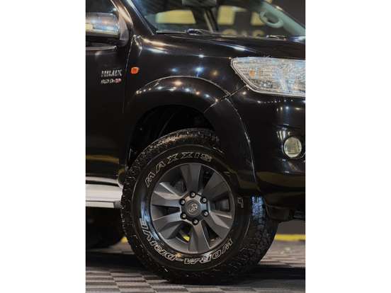 TOYOTA-HILUX-2014