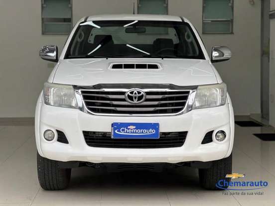 TOYOTA-HILUX-2014